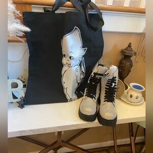 BRAND NEW DOLL KILL BLING BOOTS WITH TOTE BAG SIZE 5